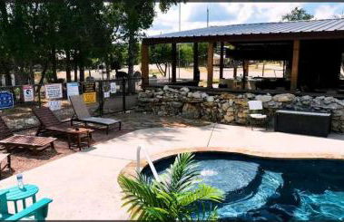 Lovely Log Cabin Rental for Four near San Antonio Texas - Foto 17