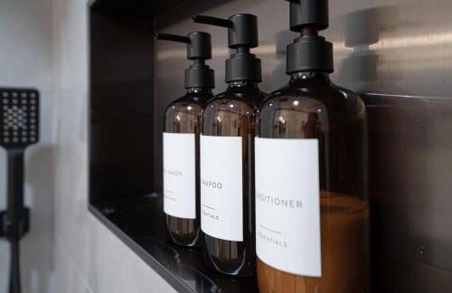 Spacious Modern Retreat w Game Room and Yard - Foto 49