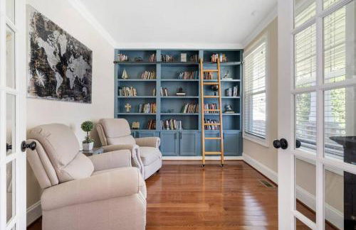 Spacious Family Getaway ~ Fire Pit~ Private Office - Foto 3