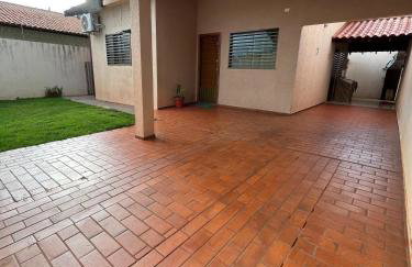 Casa espaçosa em bairro nobre - Foto 14