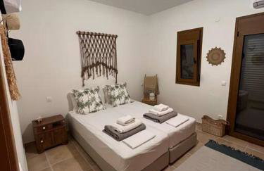 Paralia Homes cheerful 2 bedroom with pool, unit #1 - Foto 40