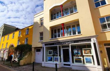 Stylish flat in central Tenby & free parking - Photo 18