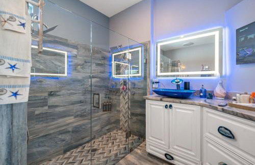 Game Room Theater Luxurious Waterfront Retreat - Photo 8