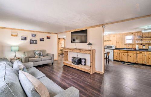 Take 5 Retreat with Hot Tub Relax, Rest, Refresh! - Foto 2