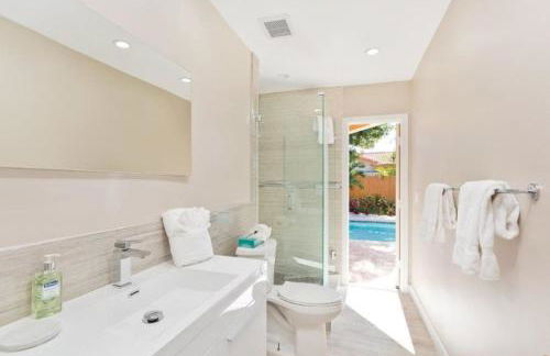 Beautiful Villa 4 BD 3 BA with Heated Private Pool, Close to Beach - Foto 4