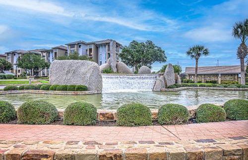 Chic 3BDR for 6 with Pool & Hot Tub Overlooks Marina - Foto 44