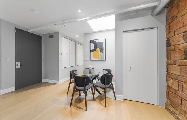 Elegant Suites De La Montagne- Dtwn Mtl - Photo 16