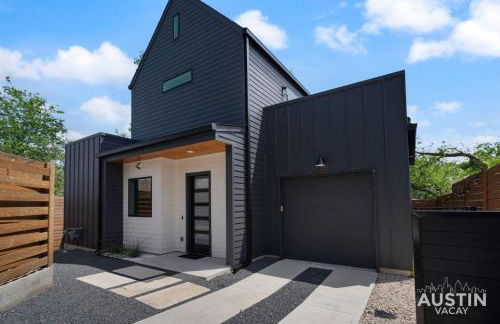 Luxury 2BR 2BA East Austin retreat w yard, deck and garage parking by Austin Vacay - Foto 43