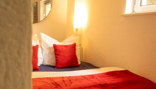 FEWO am Schwanseebad mit Garten - Ruhig, Familienfreundlich und Zentrumsnah - Foto 3, wardrobe