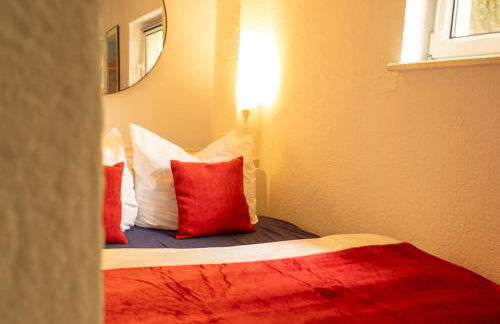 FEWO am Schwanseebad mit Garten - Ruhig, Familienfreundlich und Zentrumsnah - Foto 3