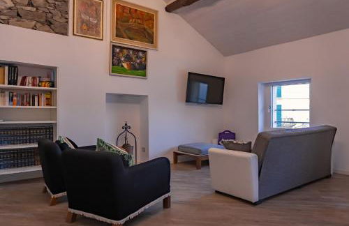 Casa Hygge - Lake Front - Photographer's Art Home - Photo 18