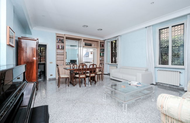 Lush Garden Steps Away from Great Park - Foto 17