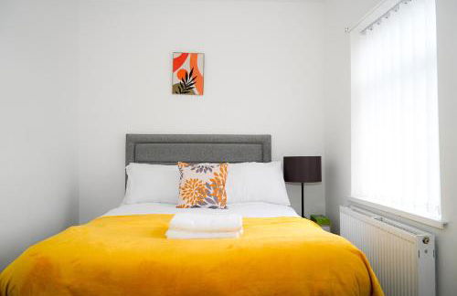 Contractor-Friendly 3Bed & Holiday Let - Walk to Metro - Free Driveway Parking, Sleeps 6 - Close to City Centre - Foto 9