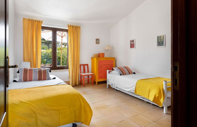 JOIVY 3-BR Cottage w/Terrace & Garden in Colares - Foto 7