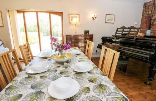 The Coach House - Photo 12