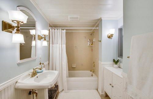 Puget Sound Cottage with Private Community Beach! - Photo 20