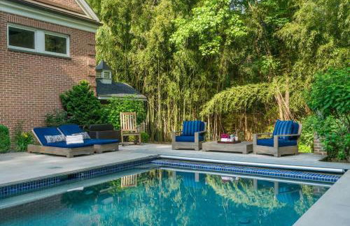 Luxury Princeton Estate Pool, Hot Tub, Sleeps 20 - Photo 15