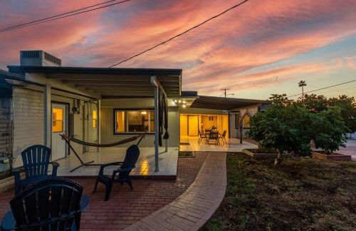 New Midtown Studio with Full Kitchen (Unit C) - Foto 23