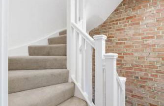 Newly Refurbished 2 Bed Flat - Photo 27