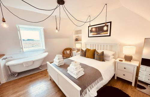 Kinnoull House near Stornoway Hot-Tub Sauna Pet Friendly - Photo 5