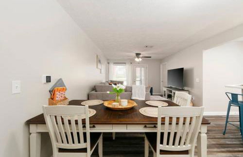 Vibrant Living Near Auburn University l 4BR 4BA - Foto 19