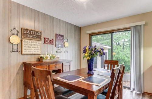 Holiday Island Family Home on 13th Green! - Foto 6