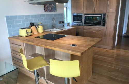 Barton on Sea self contained, stunning sea views - Photo 8