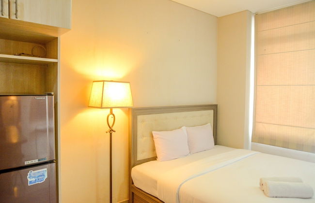 Prime Location Studio Apartment at Elpis Residence near Ancol - Photo 10