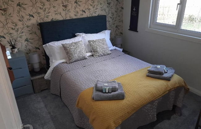 2bed Cabin w/ Parking Near Snowdonia National Park - Photo 5