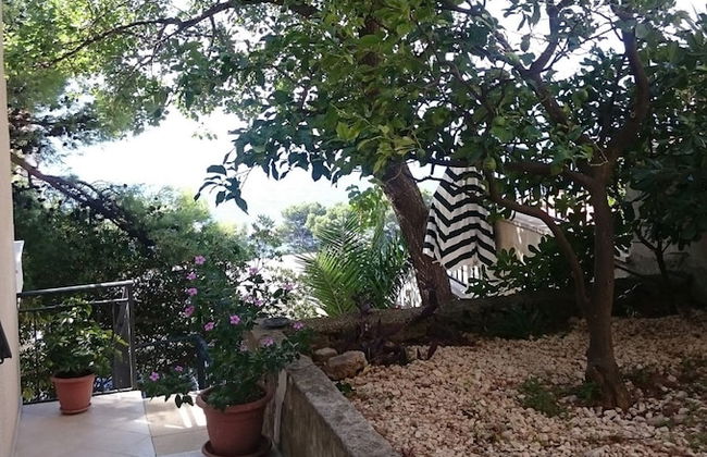 Delightfully Decorated Apartment with Sea View near Beach - Foto 10