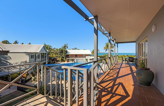 Moonlight Bay Suites - Photo 66