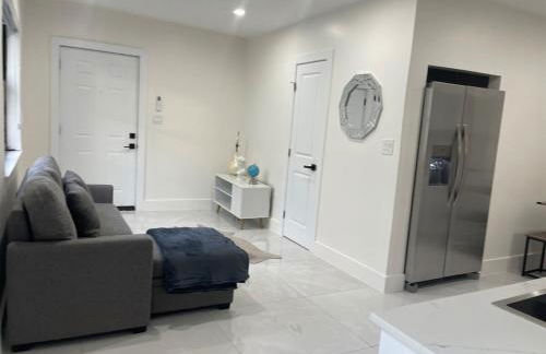 Transit-Friendly Flamingo Park Hideaway - Foto 32