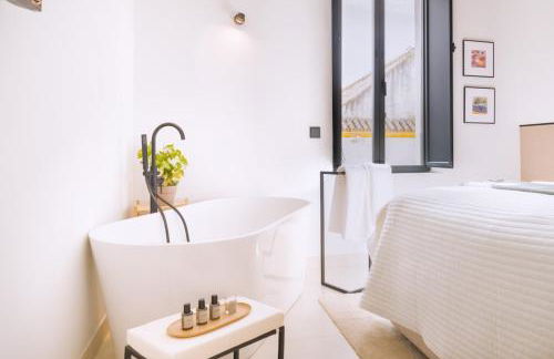 Luxurious Duplex - buthtub - 1Bd 1Bth Casa Pilatos - Foto 14