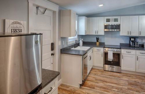 Updated Cottage in Heart of Town Park & Walk - Foto 8