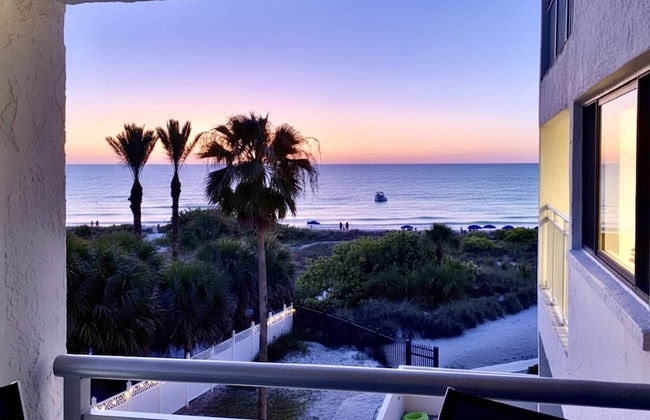 Siesta Sands Beach Resort 4th Floor With Elevator - Photo 1