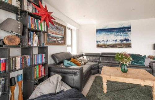 Calming Sea View City Apartment - Foto 20