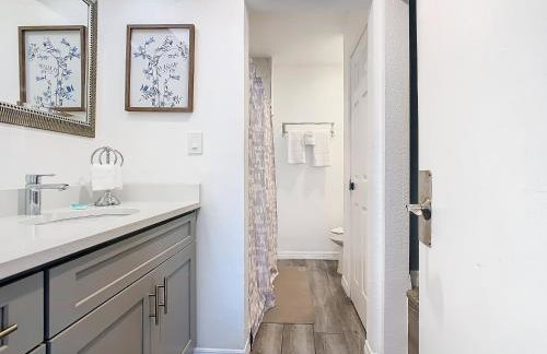 Be Our Guest! 1 Bedroom Condo Near Disney Parks! - Foto 17