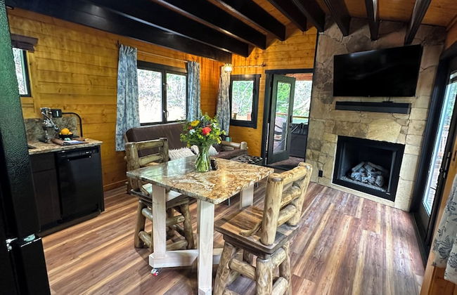 Meraki Escape - Log Cabins w/Hot Tubs + Pet Friendly - Foto 27