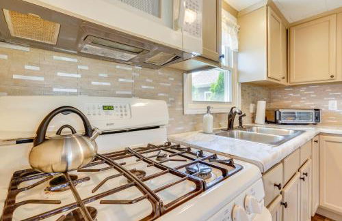 Howe Retreat with Fire Pit and Private Boat Dock! - Foto 8