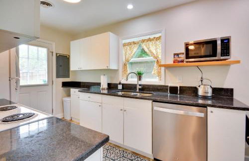 2 Mi to Downtown Greensboro Home By Park! - Photo 7