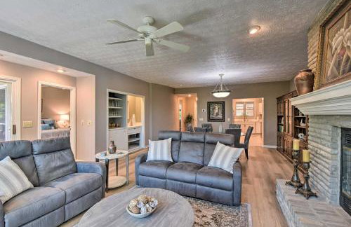 Resort-Style Condo with Balcony on Lake Keowee - Foto 8