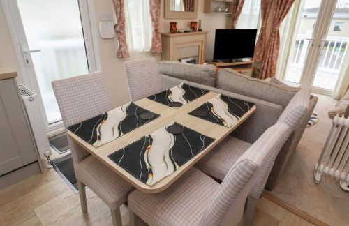 Cresswell Towers - Photo 8