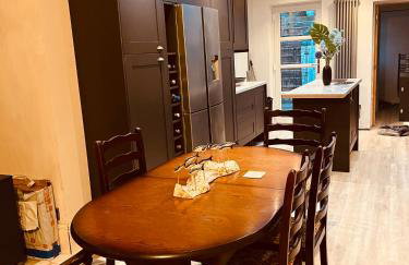 Stylish & Spacious Victorian Home near Severn Valley Railway & Safari Park - Foto 1