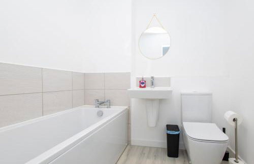 Willow by Alt-Stay - 3 Bed Home - Parking, WiFi & EV Plug - Contractors & Relocations - Weekly & Monthly Rates - Foto 12