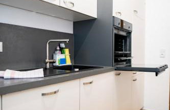 C4S -COME4STAY -InnHarmony- Stilvoll eingerichtetes Apartment für bis zu 8 Personen - Hochwertige Betten I voll ausgestattete Küche I Balkon I Badezimmer I WLAN I Smart TV - Foto 16