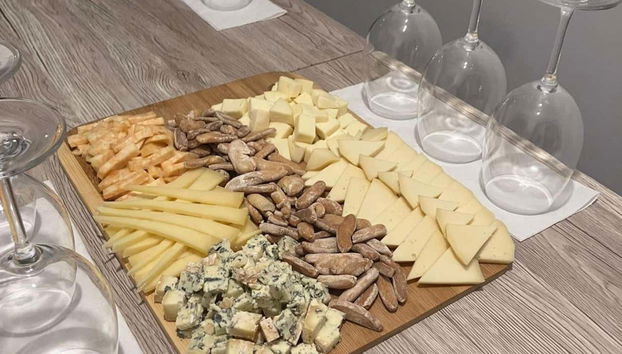 Variedade de cinco queijos galegos