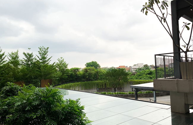 Comfy and Modern Look 1BR LRT City Jatibening Apartment - Foto 21