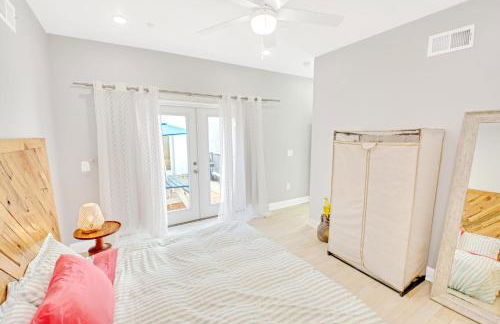 Spacious Oasis - Parking, Private Patio & Roofdeck - Foto 17