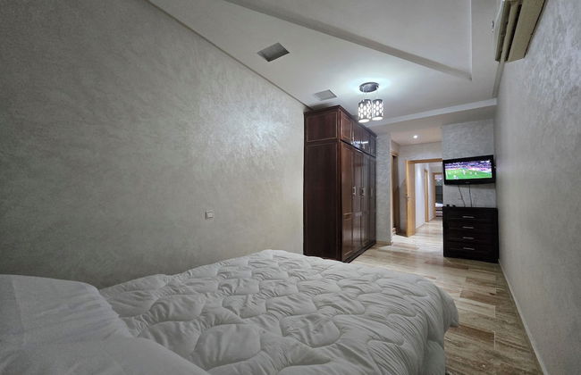 Luxor Home - Spacious & proximity to CFC - Photo 9