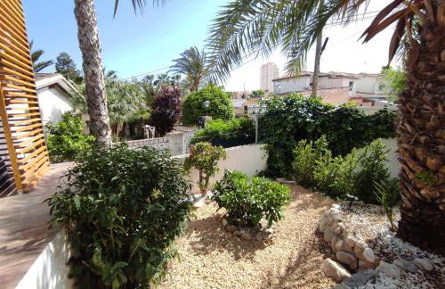 Villa con piscina a un paso de la playa - Photo 8